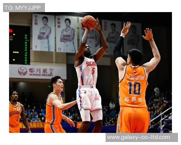 上海篮球队在冠军赛中的灵活战术与团队协作表现分析